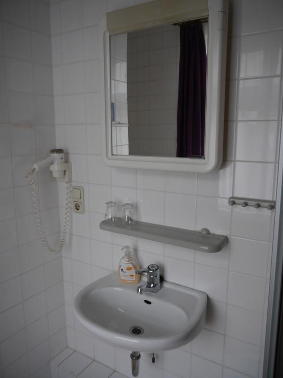 Hotel Zur Sonne Cottbus Room photo